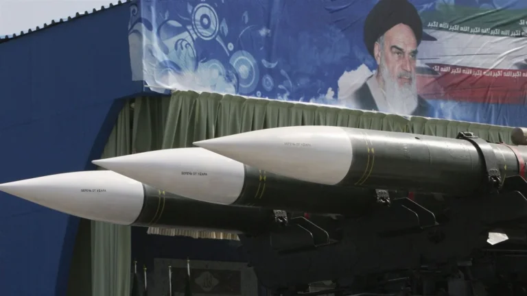 اشتباكات في طهران بين الدفاع الجوي والطائرات المسيرة
