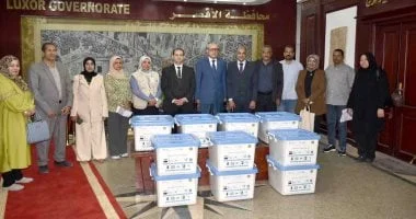 تسليم معدات صيانة المحمول لشباب الأقصر