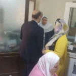 زيارة مفاجئة لوزير العمل لمكتب بدر لتعزيز الأداء