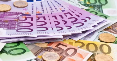 تراجع سعر اليورو أمام الجنيه في تعاملات اليوم