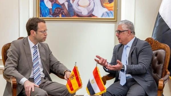 تعاون مشترك بين مصر وإسبانيا في منطقة قناة السويس