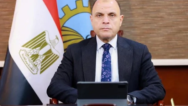 ضبط 10 أطنان من زيوت السيارات بالغربية