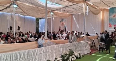 توافد الأقباط لتهنئة البابا تواضروس بعيد القيامة