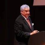 زاهي حواس يبهر كالياري بمحاضرة عن كليوباترا