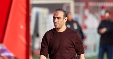 الأهلي يصل اتحاد الكرة لحضور جلسة الاستماع لغرفة الفار