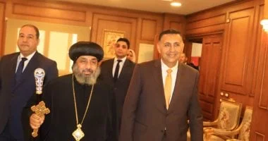 تهنئة محافظ القليوبية بمناسبة عيد القيامة المجيد