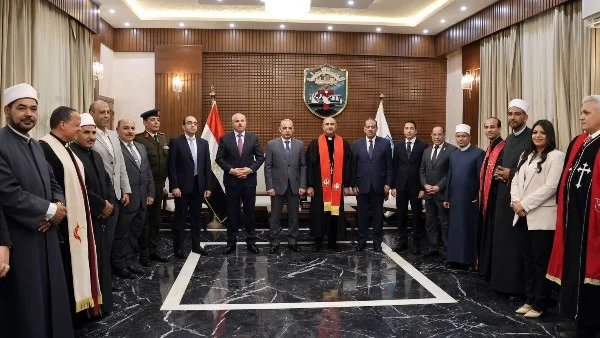 تهنئة محافظ الإسماعيلية للأقباط بعيد القيامة المجيد