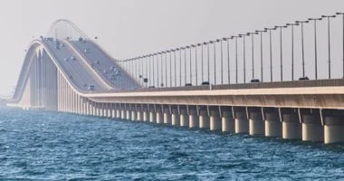 تعليق حركة العبور على جسر الملك فهد