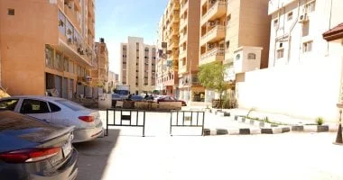 رفع الحواجز من شارع بورسعيد لتحسين الحركة المرورية