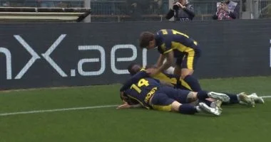 نابولي يتأخر أمام بارما في الشوط الأول