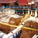 محافظ مطروح يتفقد توسعة شبكة المياه بشارع علم الروم