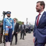 نائب ترامب يتوقف في قاعدة أمريكية بألمانيا أثناء العودة من باكستان