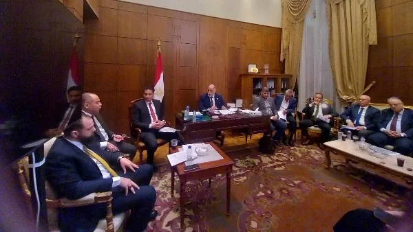 دعم حكومي شامل للأكثر احتياجاً عبر دليل موحد