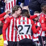 سندرلاند يهزم توتنهام في الدوري الإنجليزي الممتاز