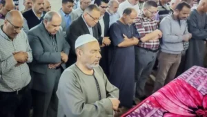 موضع الإمام في صلاة جنازة المرأة