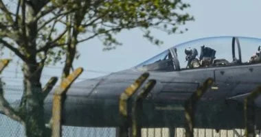 الجدل حول القواعد العسكرية الأمريكية في المملكة المتحدة