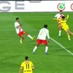 المغرب الفاسي يتصدر الدوري بفوز مثير على الوداد