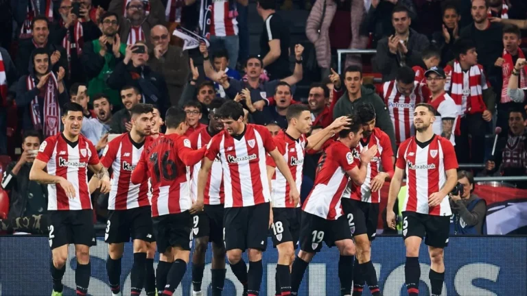 فياريال يتقدم على أتلتيك بيلباو بهدفين في الشوط الأول