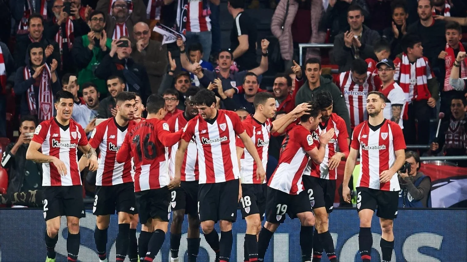 فياريال يتقدم على أتلتيك بيلباو بهدفين في الشوط الأول