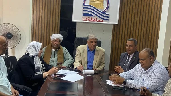 وضع تصور لجداول امتحانات النقل والشهادة الإعدادية بقنا