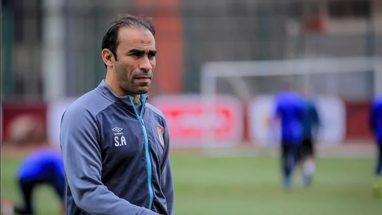 عبد الفتاح يطالب باتحاد الكرة بتوضيح موقفه من الفار