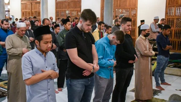 دعاء الاستفتاح في الصلاة وأحكامه وفق الأزهر