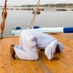 كيفية أداء صلاة المسافر في المواصلات