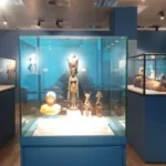 أسرار تحت الرمال في متحف مطار القاهرة