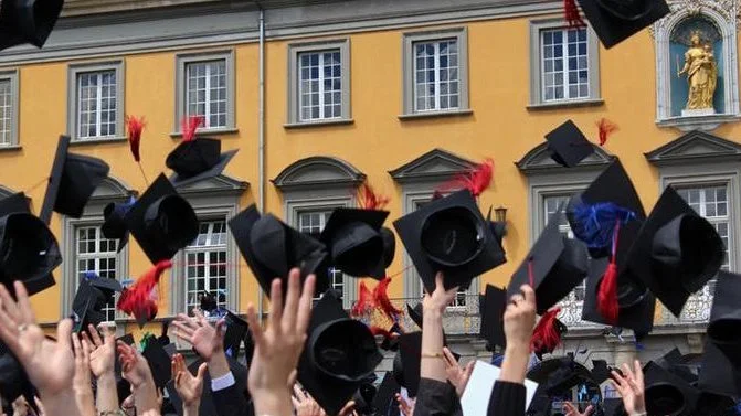 منح دراسية من جامعات تايلاند للعام 2026/2027