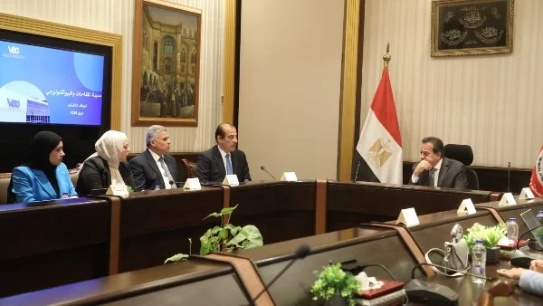 وزير الصحة يستعرض مستجدات مدينة اللقاحات وأكاديمية VBC
