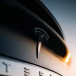 تسلا تخطط لإنتاج سيارة كهربائية بأسعار معقولة