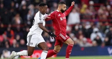 صلاح يتألق ويكتب التاريخ في الدوري الإنجليزي