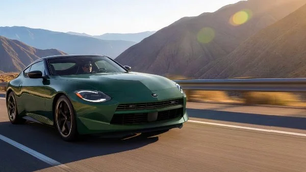 نيسان تؤجل إطلاق طراز Z الجديد والتركيز على GT-R