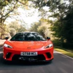 ماكلارين تطلق سيارة SUV جديدة مع محرك هجيني