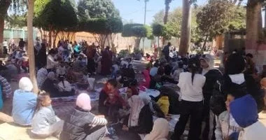 إقبال المواطنين على الحدائق والرحلات النيلية في شم النسيم