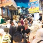 توافد المواطنين على سوق الفسيخ في دمنهور