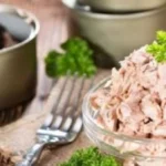 الفرق بين التونة والسلمون في شم النسيم