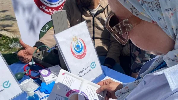 فرق طبية تقدم خدمات صحية في حدائق الإسماعيلية