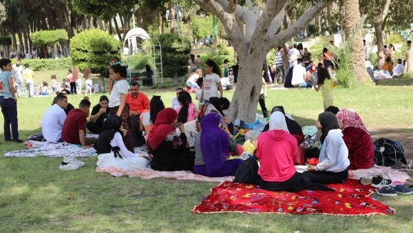 11 ألف زائر يحيون احتفالات شم النسيم في ممشى أهل مصر
