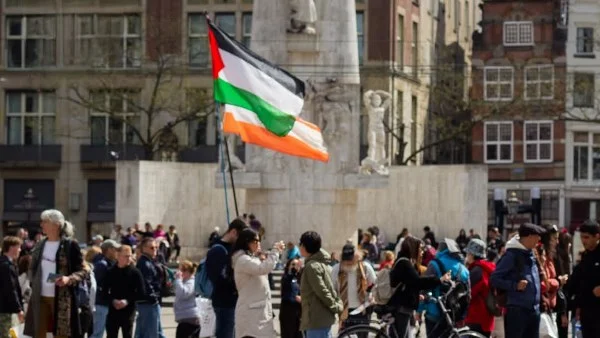 أمستردام تخلد ذكرى أطفال وصحفيي غزة برمزية مؤثرة