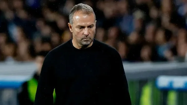 فليك يعبّر عن قلقه من أرضية ملعب أتلتيكو مدريد