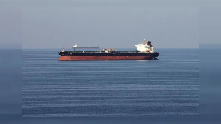 تفاصيل حصار أمريكا لمضيق هرمز وعلامات عودة السفن