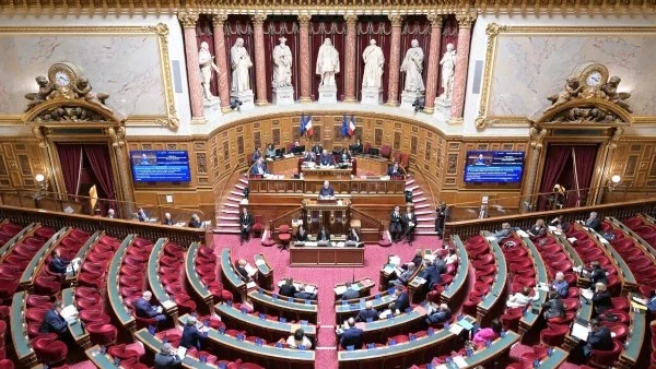 الجمعية الوطنية الفرنسية تقر بالإجماع إعادة الأعمال الفنية المنهوبة