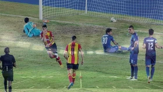 يوسف المساكني يدرس الاعتزال بعد وفاة والده