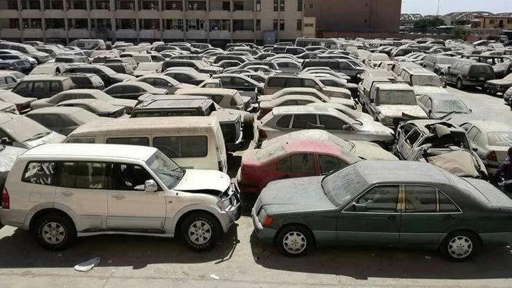 مزاد علني لبيع سيارات حكومية في الجيزة