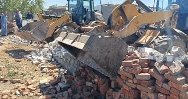 إزالة فورية للتعديات على الأراضي الزراعية في المنوفية