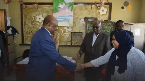 وزير الخارجية السوداني يتفقد امتحانات الجالية في القاهرة