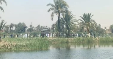 انتشال جثمان طفلة من غرق مركب صيد في قنا