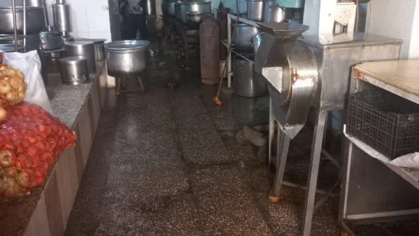 حملات تفتيشية على 49 منشأة في الشرقية وإعدام 1440 كجم أغذية فاسدة