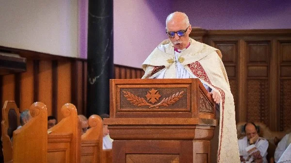 رئيس الكنيسة الأسقفية يترأس صلاة عيد القيامة في الإصلاح والتأهيل